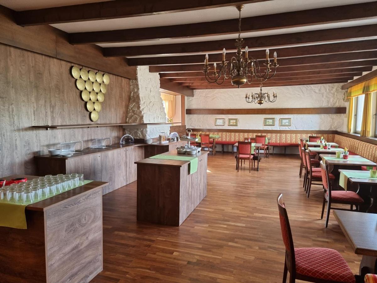 פודרסדורף אם סי Landgasthof Zur Goldenen Traube מראה חיצוני תמונה