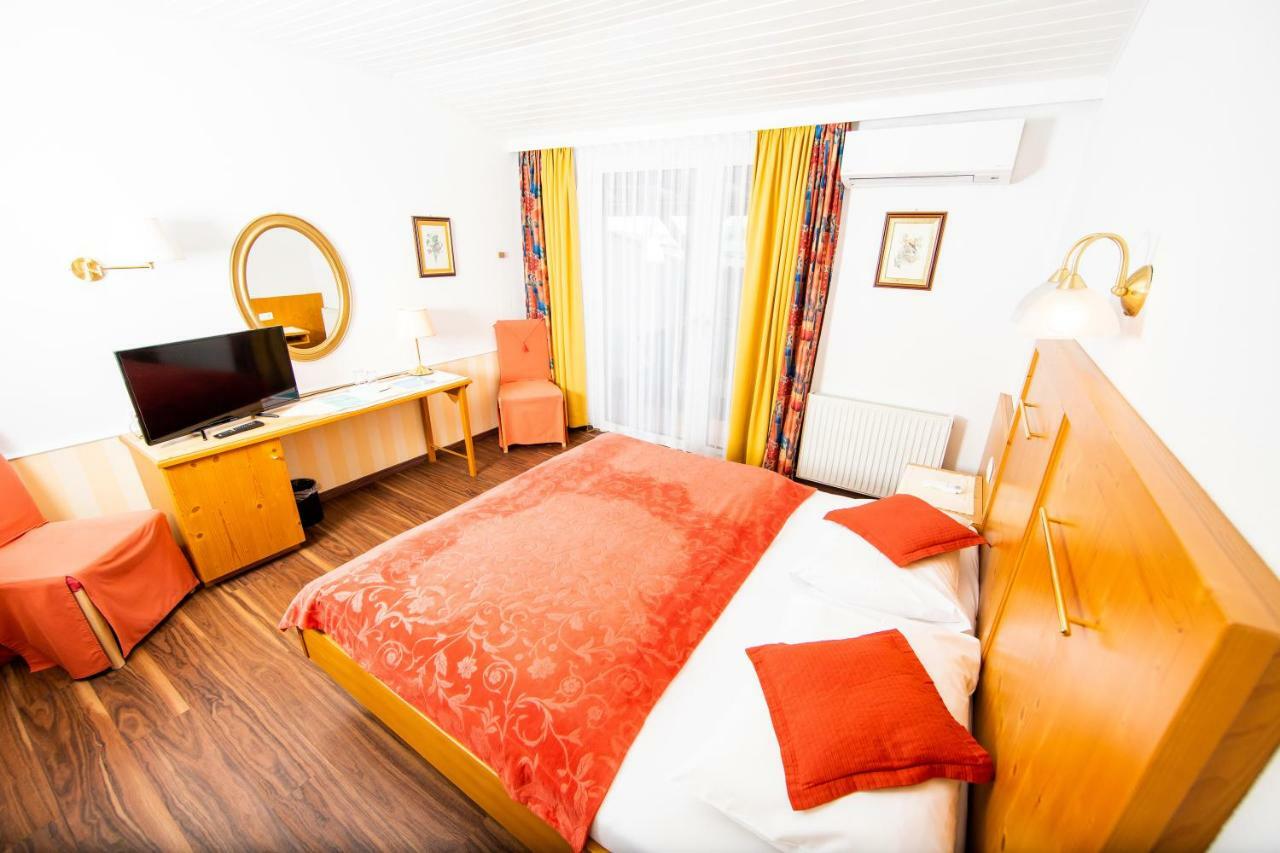 פודרסדורף אם סי Landgasthof Zur Goldenen Traube מראה חיצוני תמונה